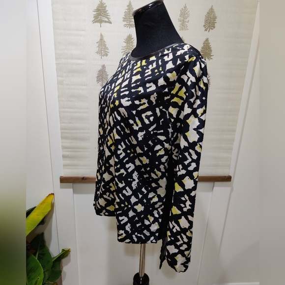 PJK Abstract Print Blouse - Medium - Picture 6 of 10